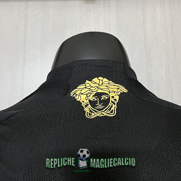 maglia arsenal edizione speciale versione player Versace nero 2024-2025 - immagine 5